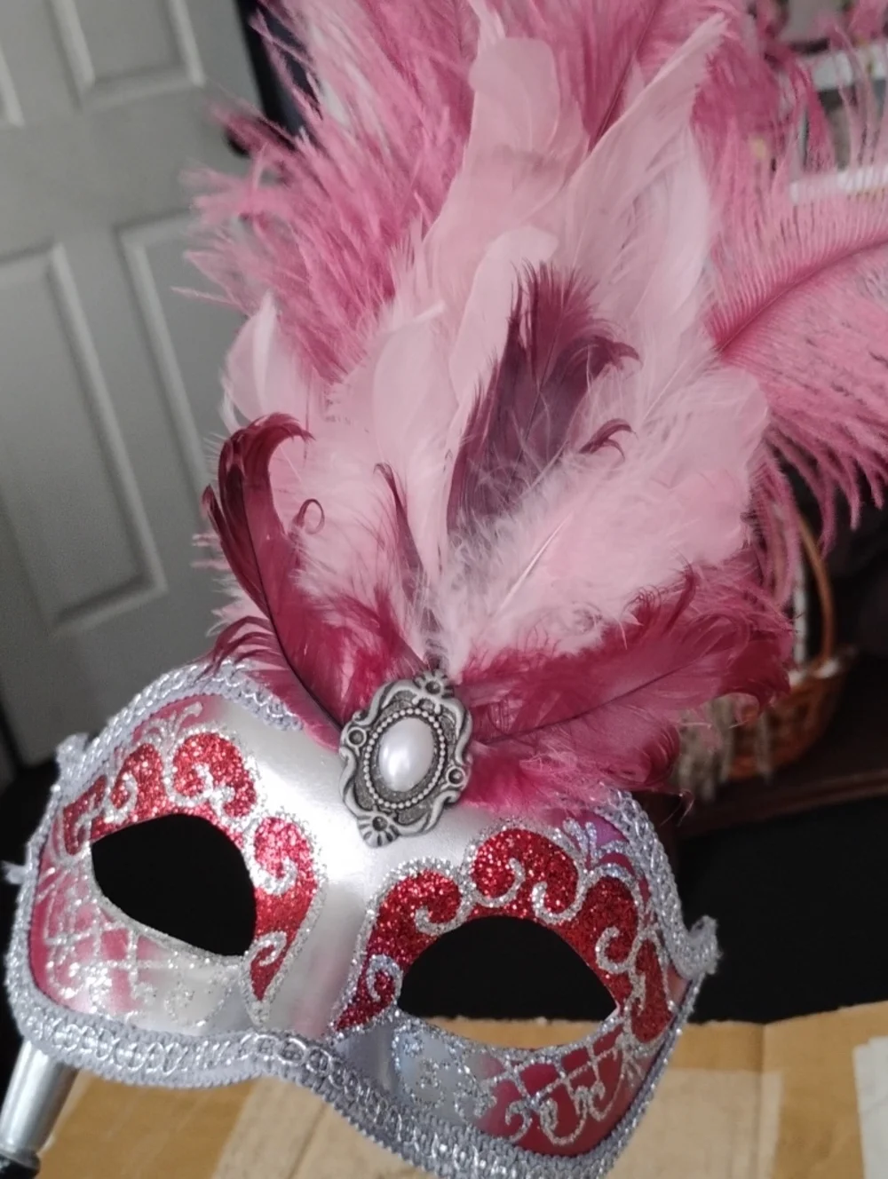 Venetian Style Pink and Cream Masquerade Mask Set - Women Accessories